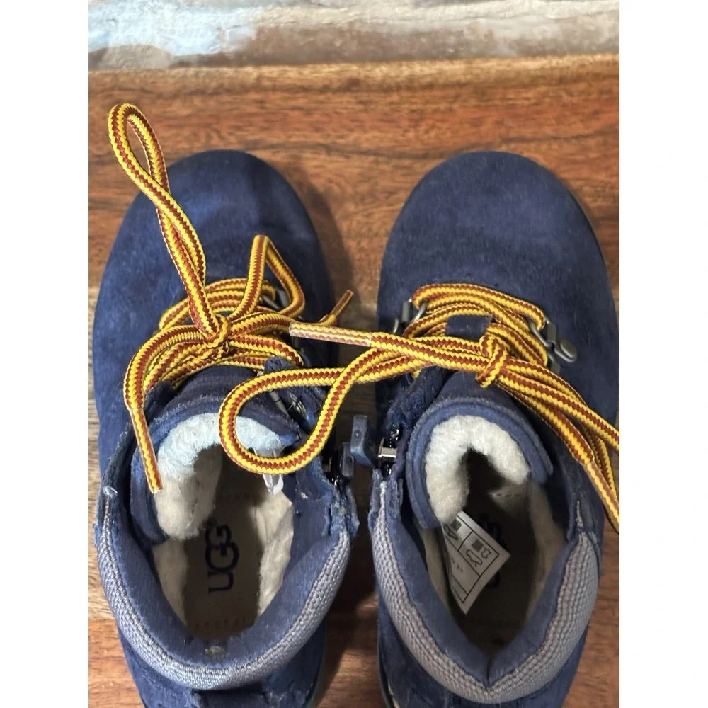Kids' UGG K Hilmar CWR Size 10, Navy 1094479K, Winter Shoe Snow Boots Warm Lined